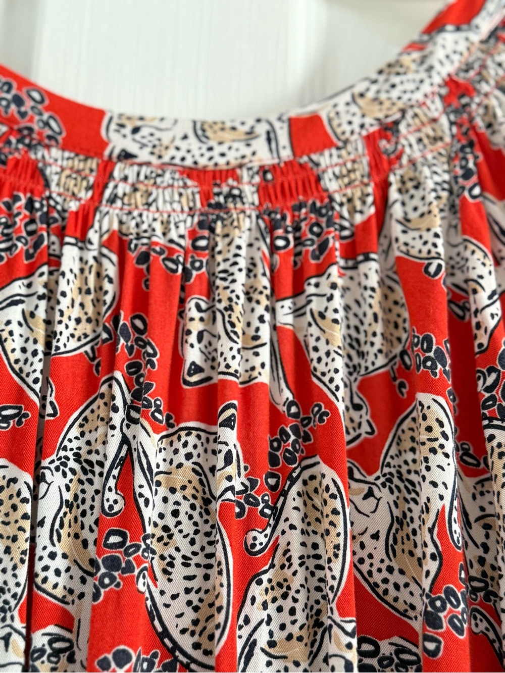 🌻 crown & ivy Red Orange Leopard-Print Peasant Top XXL - Picture 3 of 9